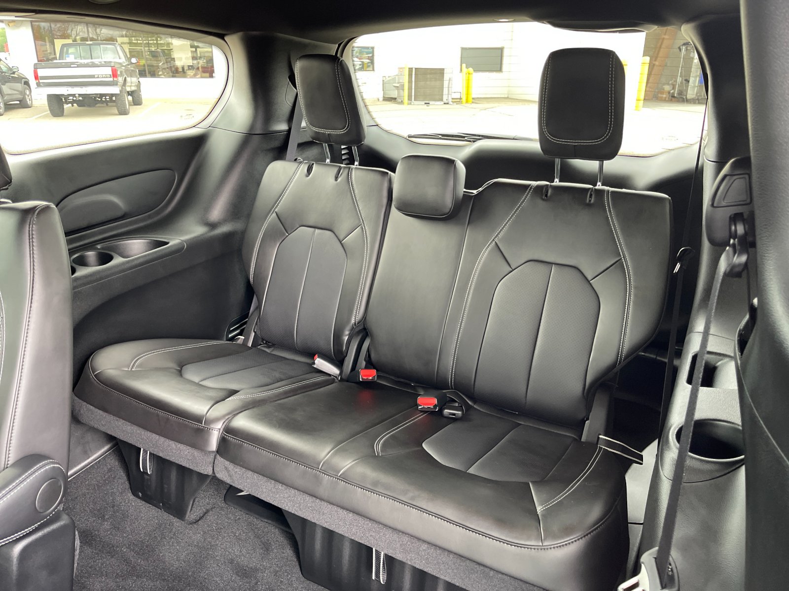 2026 Chrysler Pacifica Select - Photo 17
