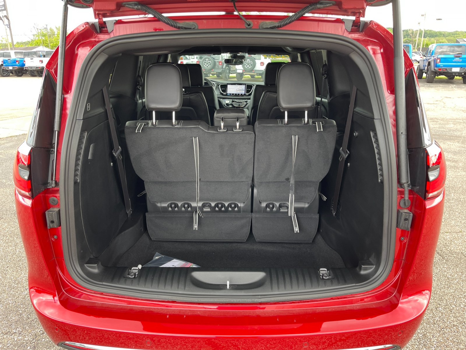 2026 Chrysler Pacifica Select - Photo 18