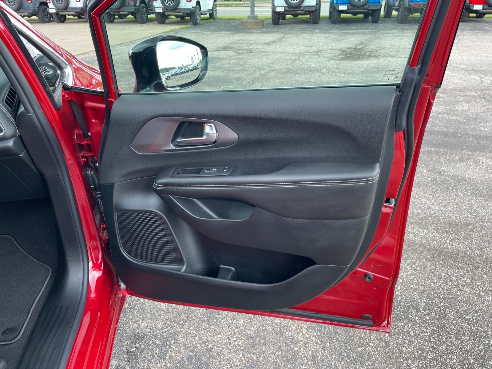 2026 Chrysler Pacifica Select - Photo 20