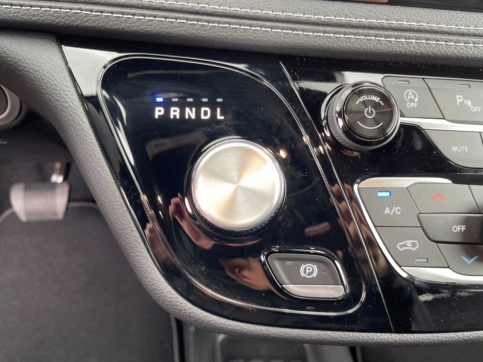 2026 Chrysler Pacifica Select - Photo 24