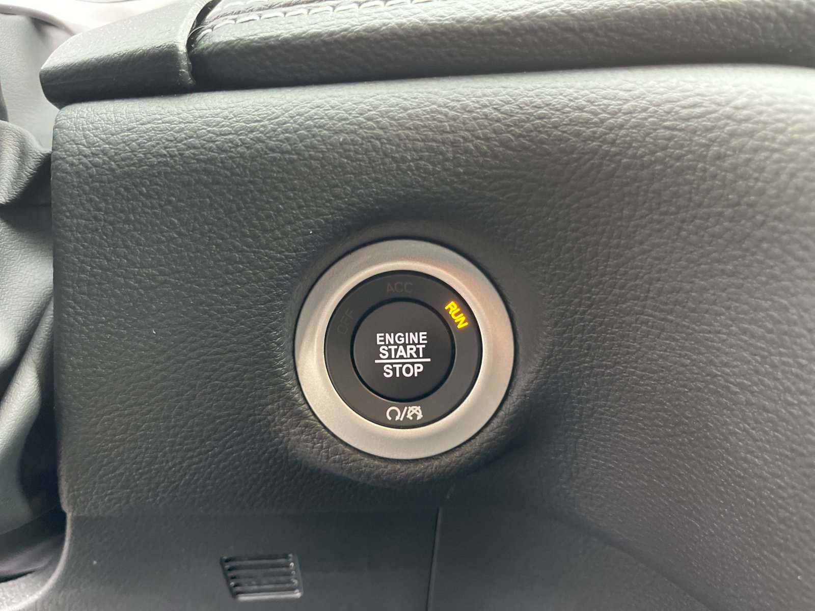 2026 Chrysler Pacifica Select - Photo 25