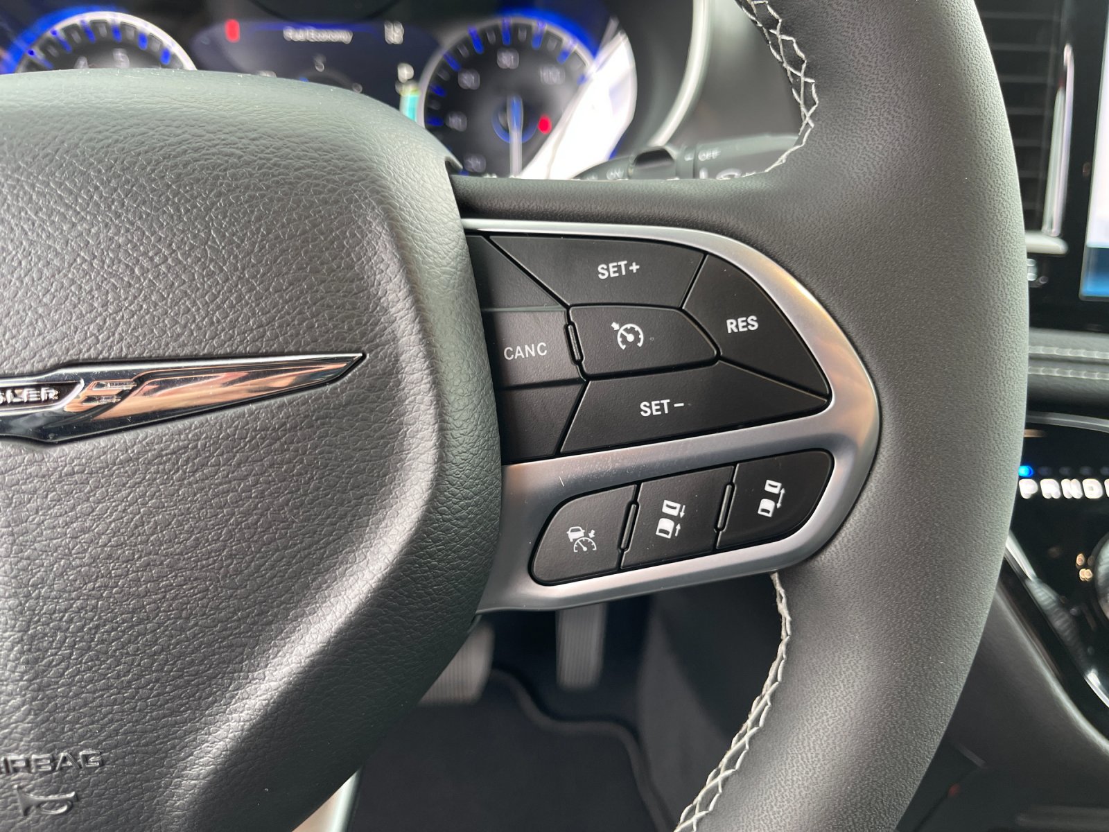 2026 Chrysler Pacifica Select - Photo 28