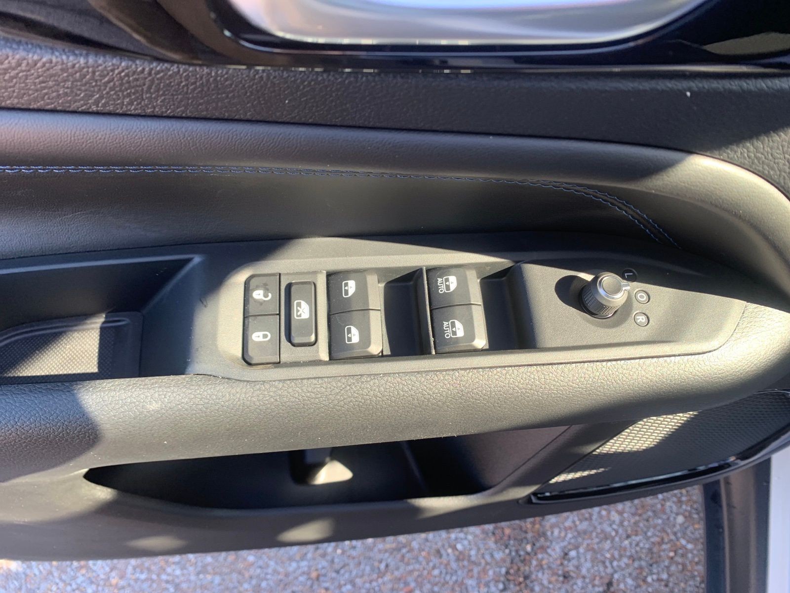 New 2026 White Jeep Latitude image 11