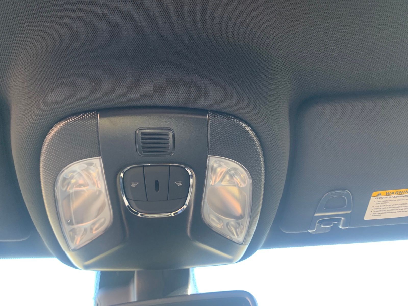 New 2026 White Jeep Latitude image 18