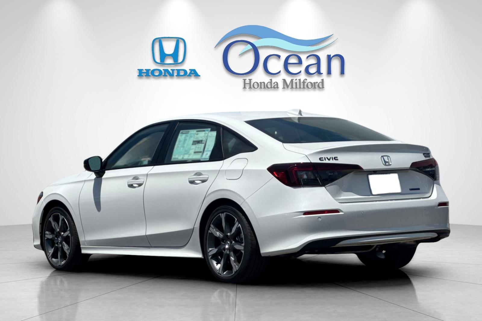 New 2026 Platinum White Pearl Honda 2WD Sport Touring Hybrid image 3