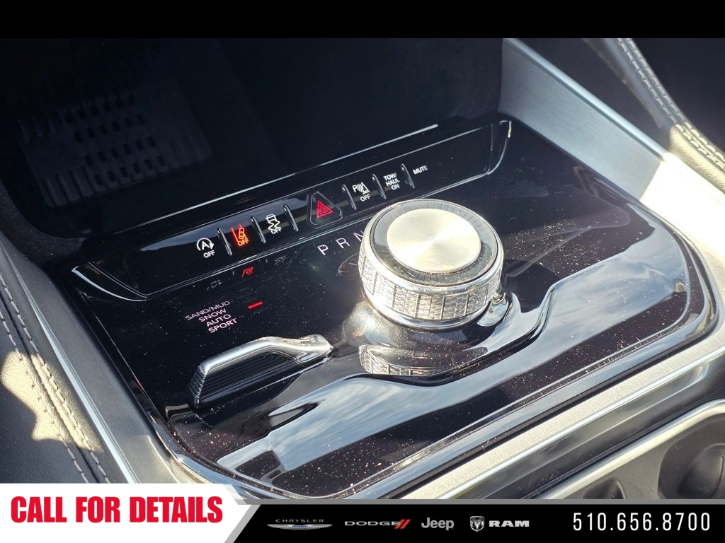 New 2026 High Gloss Black Exterior Paint Jeep Limited Altitude image 12