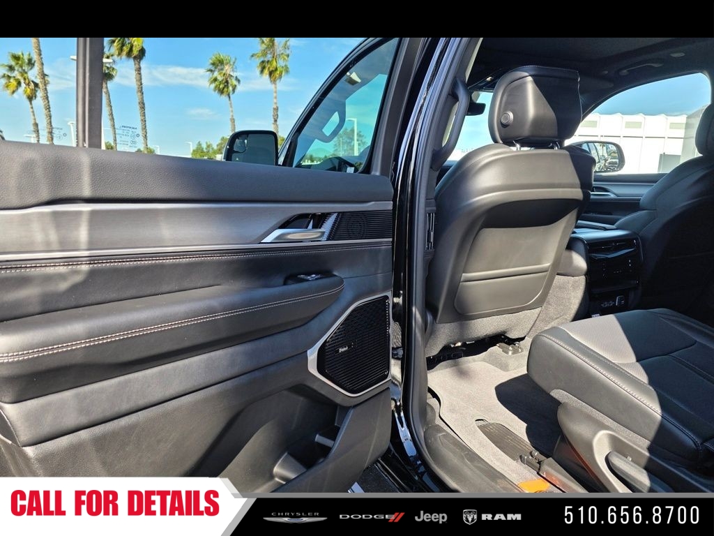 New 2026 High Gloss Black Exterior Paint Jeep Limited Altitude image 18