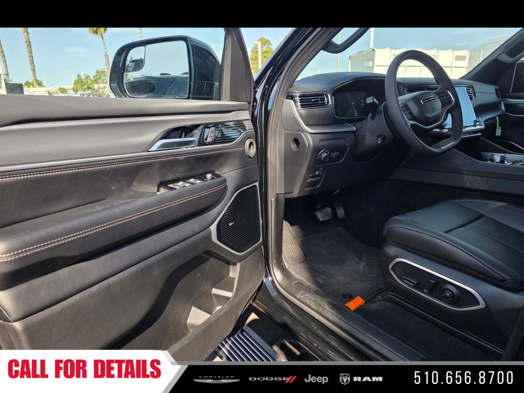 New 2026 High Gloss Black Exterior Paint Jeep Limited Altitude image 19