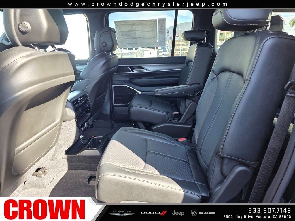 New 2026 High Gloss Black Exterior Paint Jeep Limited Altitude image 41
