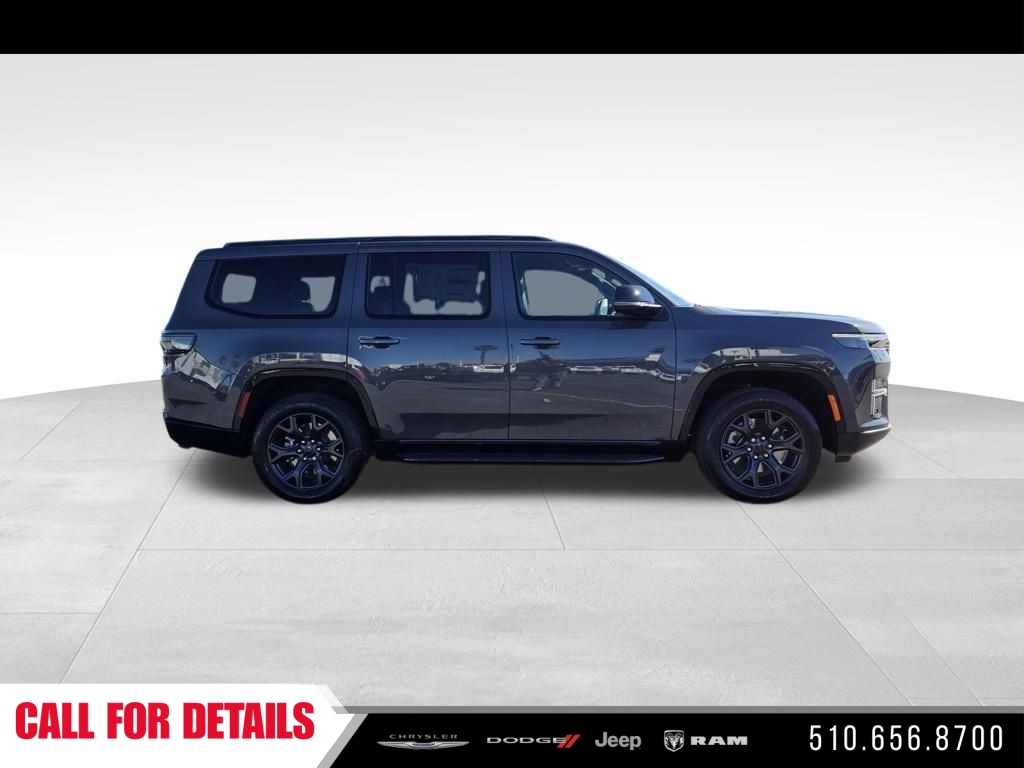 New 2026 Baltic-Gray Metallic Clear-Coat Exterior Paint Jeep Limited Altitude image 4