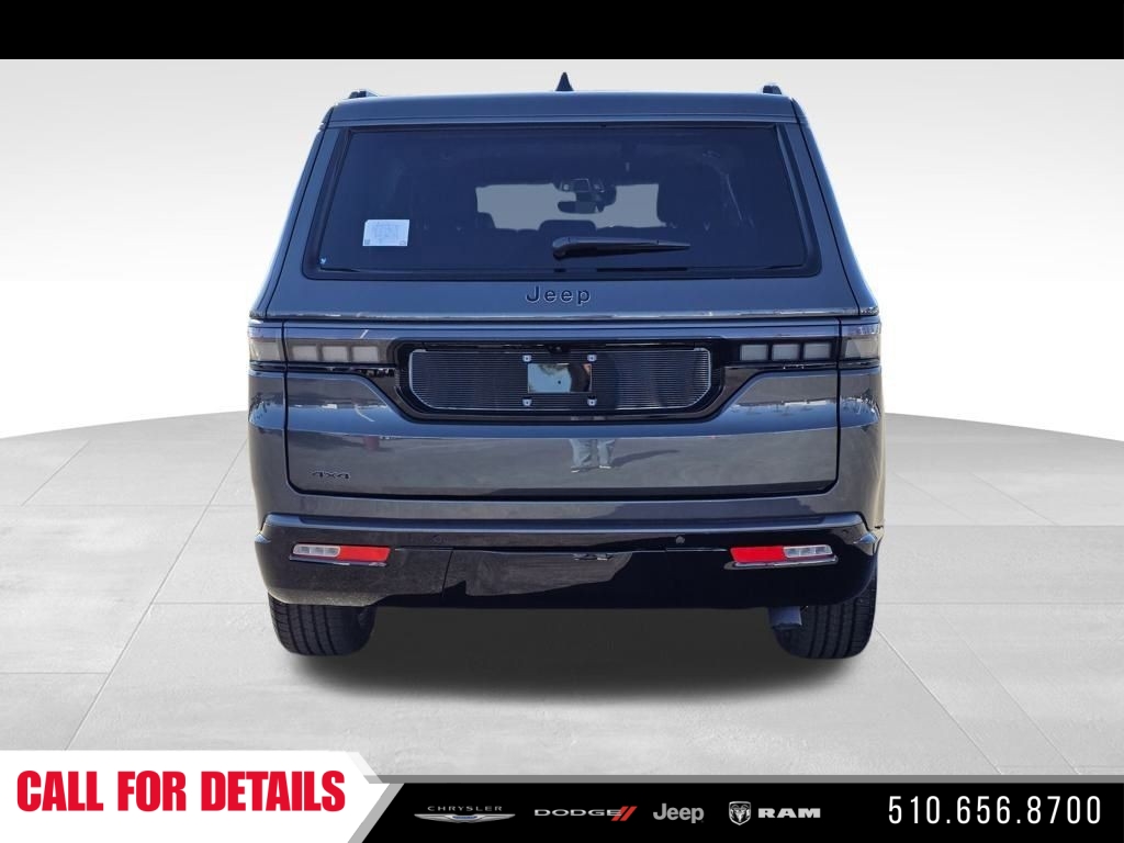New 2026 Baltic-Gray Metallic Clear-Coat Exterior Paint Jeep Limited Altitude image 6