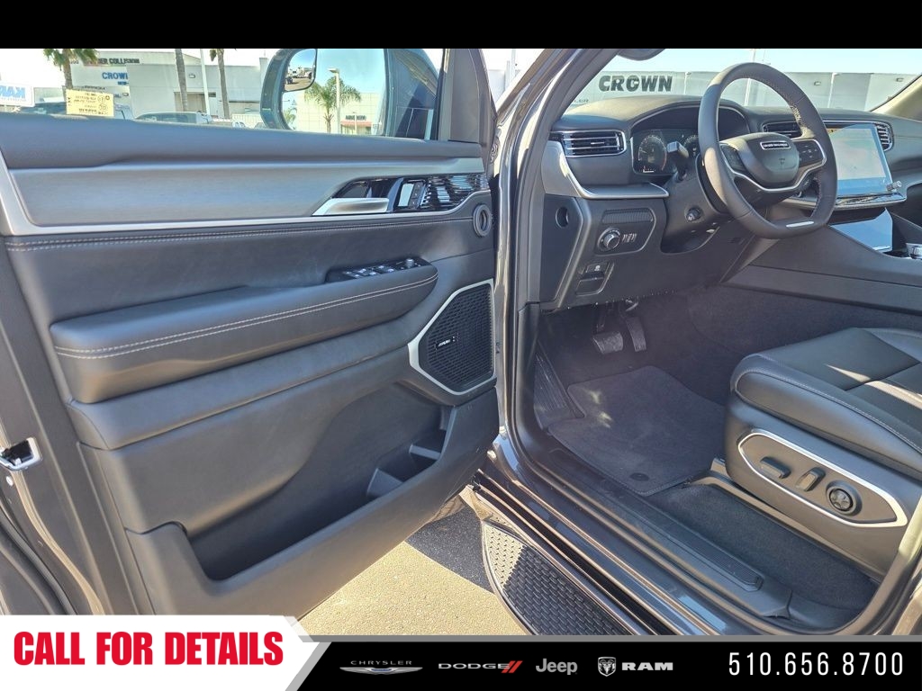 New 2026 Baltic-Gray Metallic Clear-Coat Exterior Paint Jeep Limited Altitude image 16