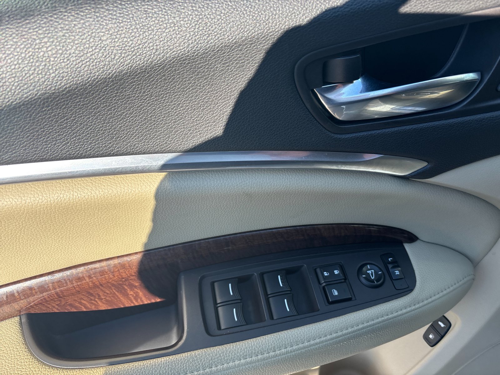 Used 2019 White Diamond Pearl Acura 3.5L image 12
