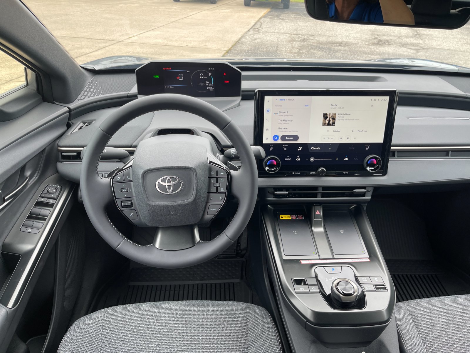 2026 Toyota bZ XLE - Photo 16