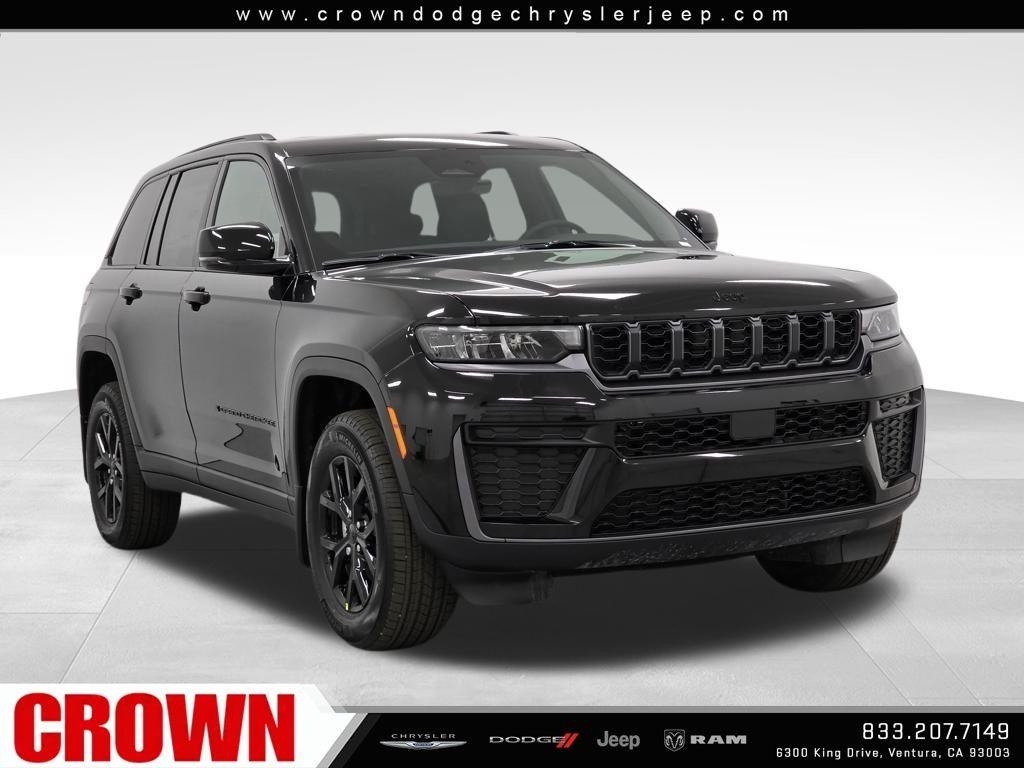 New 2026 Diamond Black Crystal Pearl-Coat Exterior Paint Jeep Altitude image 25