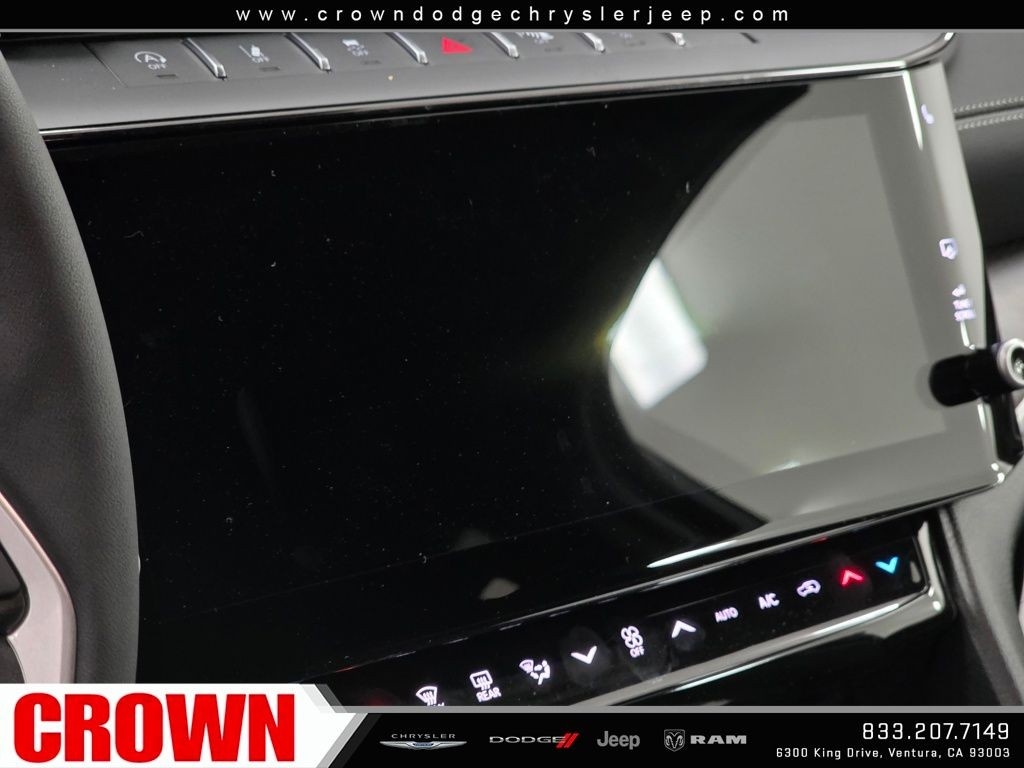 New 2026 Diamond Black Crystal Pearl-Coat Exterior Paint Jeep Altitude image 42