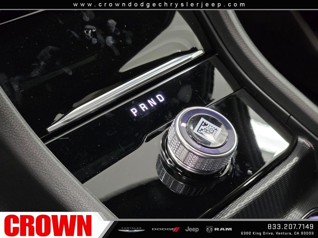 New 2026 Diamond Black Crystal Pearl-Coat Exterior Paint Jeep Altitude image 43