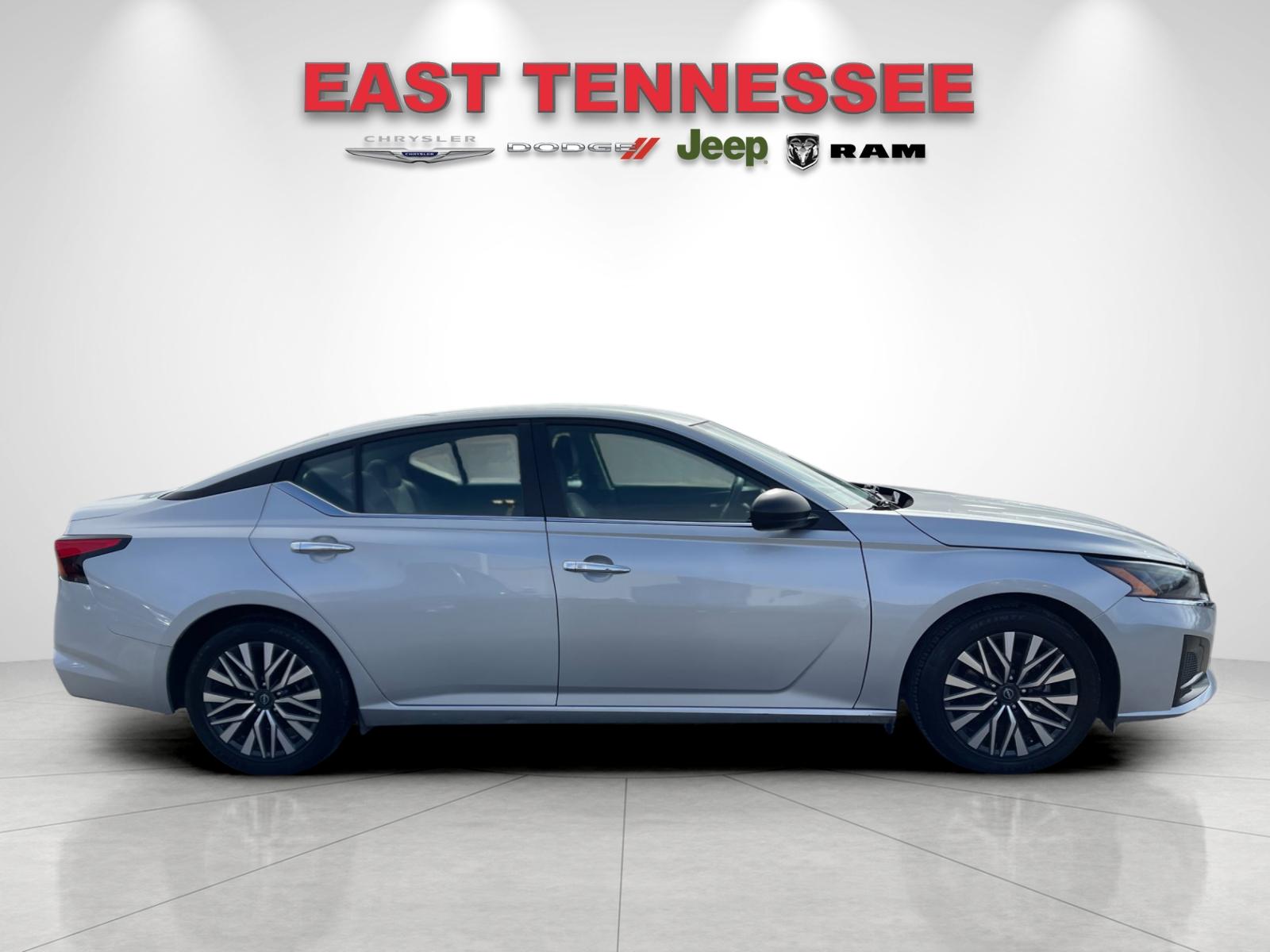 Used 2024 Nissan Altima SV with VIN 1N4BL4DV5RN339985 for sale in Dickson, TN