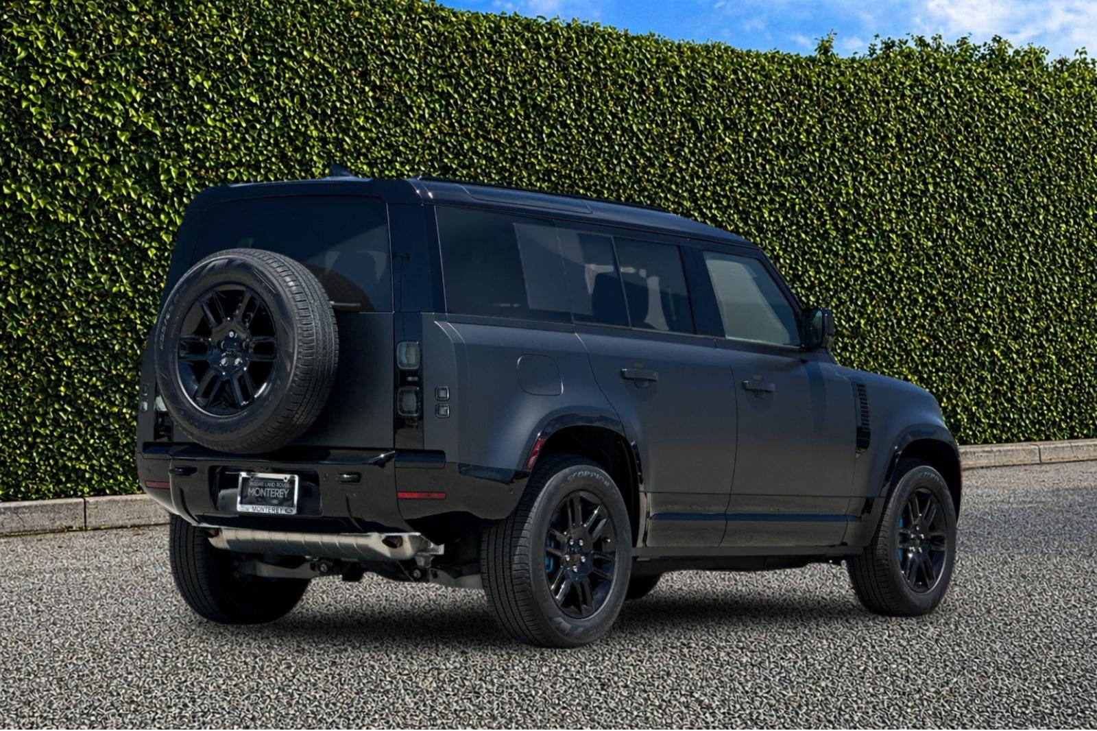 New 2026 Carpathian Grey Land Rover X-Dynamic SE image 6