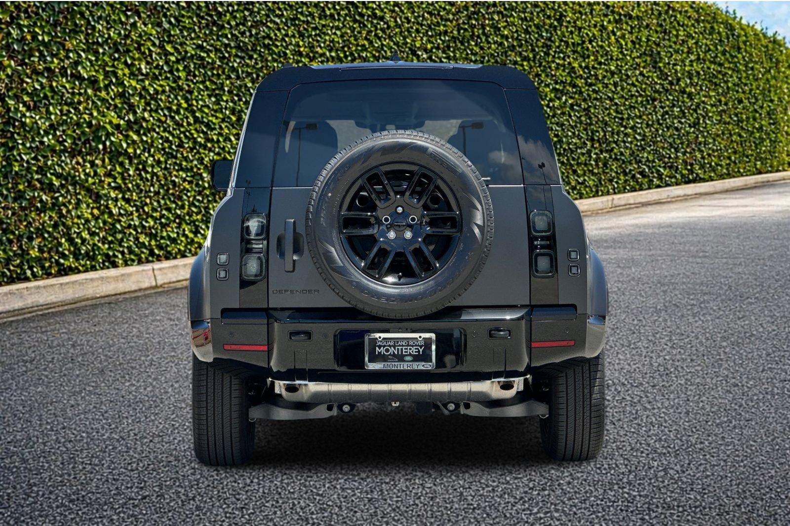 New 2026 Carpathian Grey Land Rover X-Dynamic SE image 5