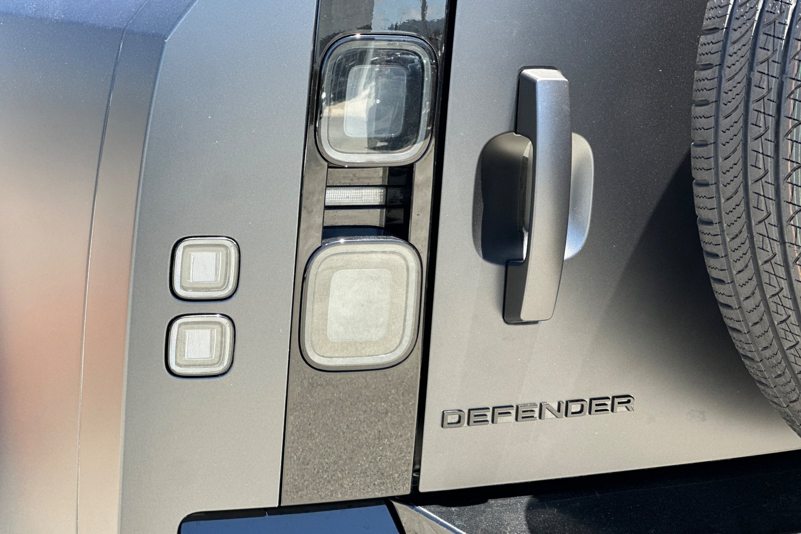 New 2026 Carpathian Grey Land Rover X-Dynamic SE image 27