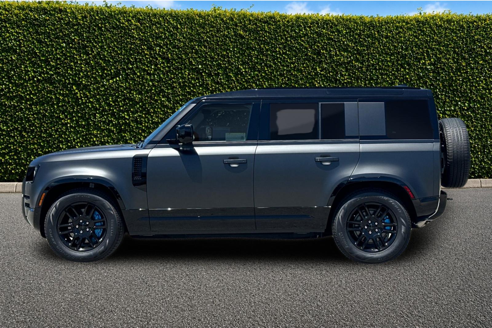 New 2026 Carpathian Grey Land Rover X-Dynamic SE image 3