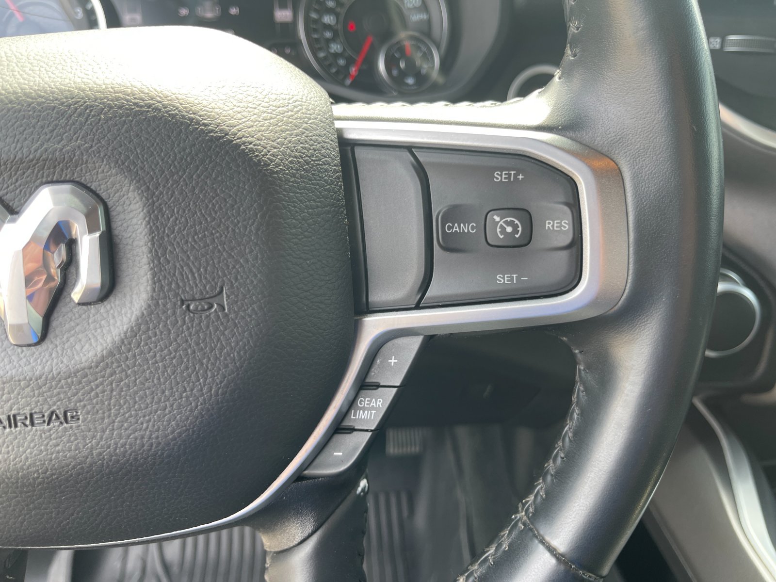 Used 2022 Silver Ram Big Horn/Lone Star image 27