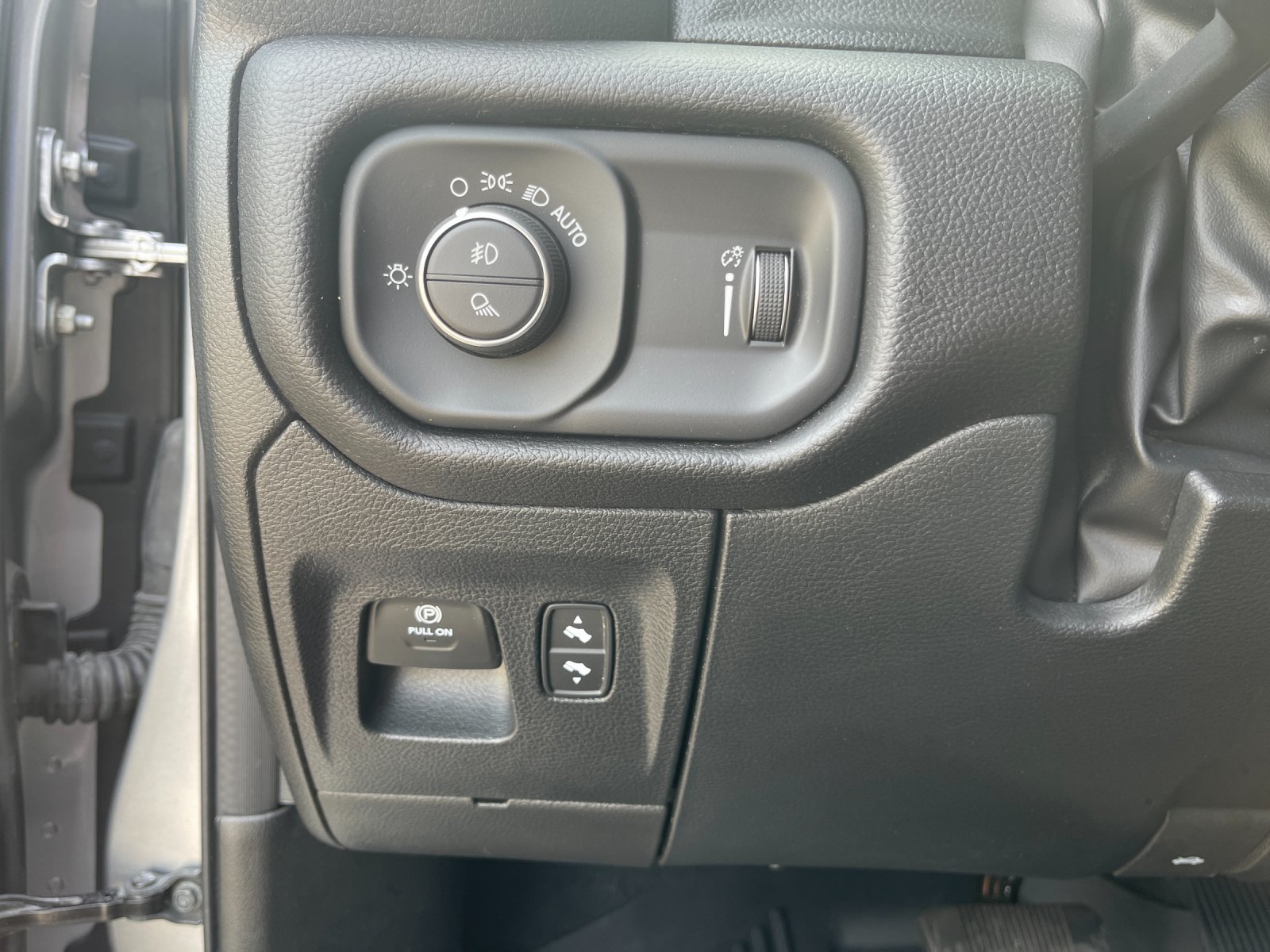 Used 2022 Silver Ram Big Horn/Lone Star image 30