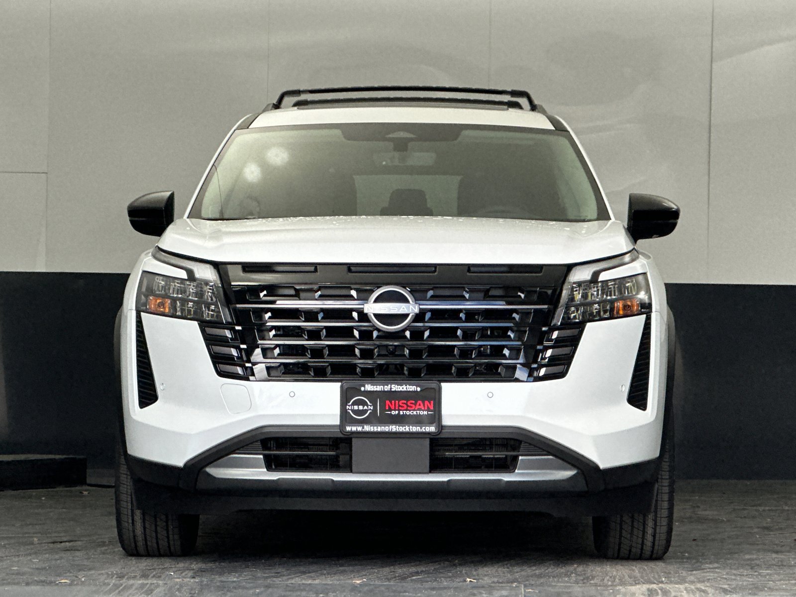 New 2026 White Nissan Platinum image 8