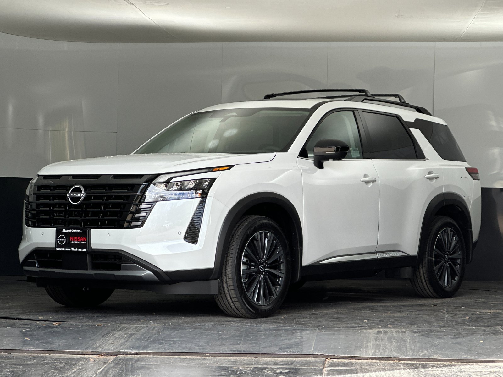 New 2026 White Nissan Platinum image 7