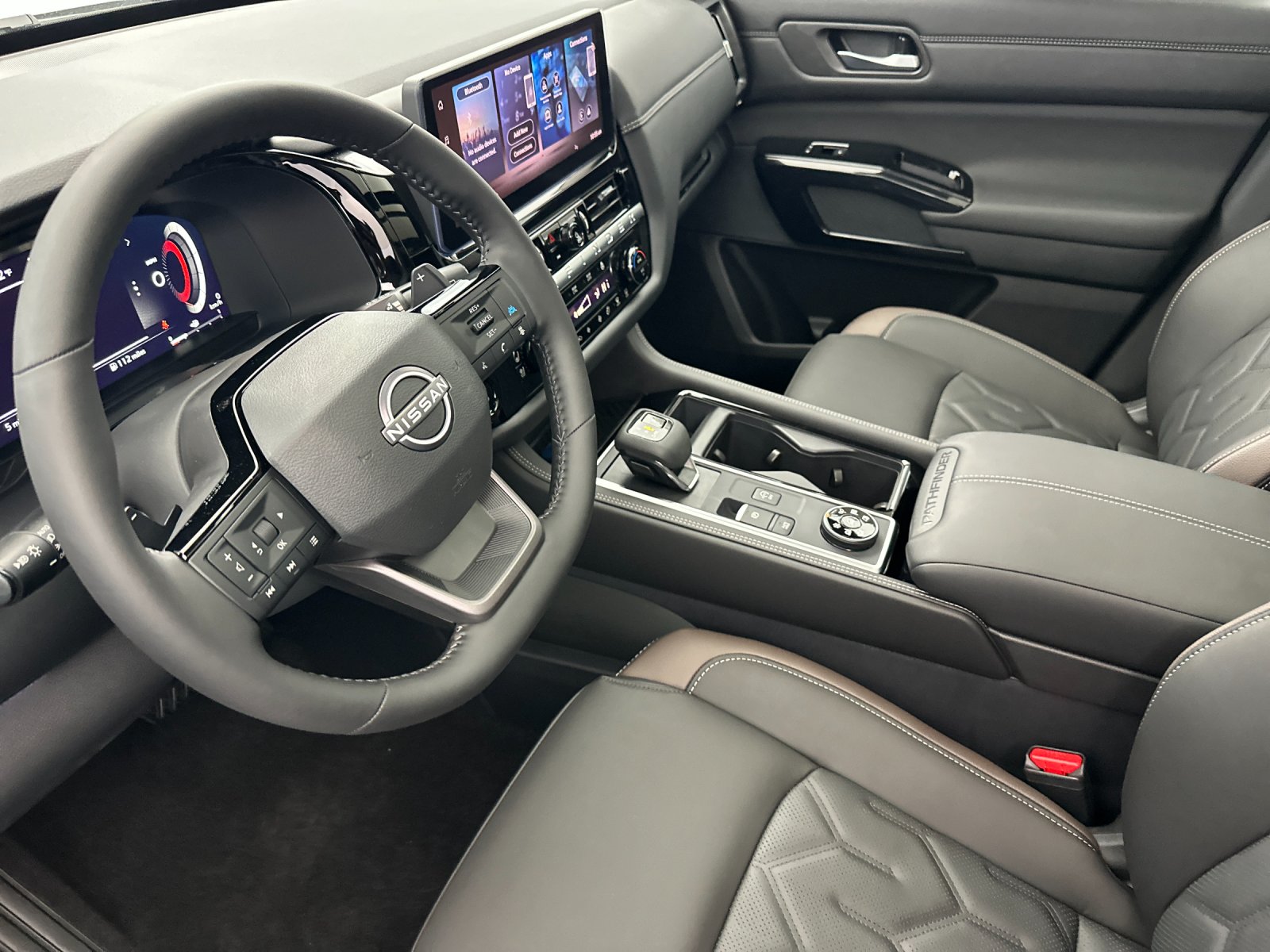 New 2026 White Nissan Platinum image 9