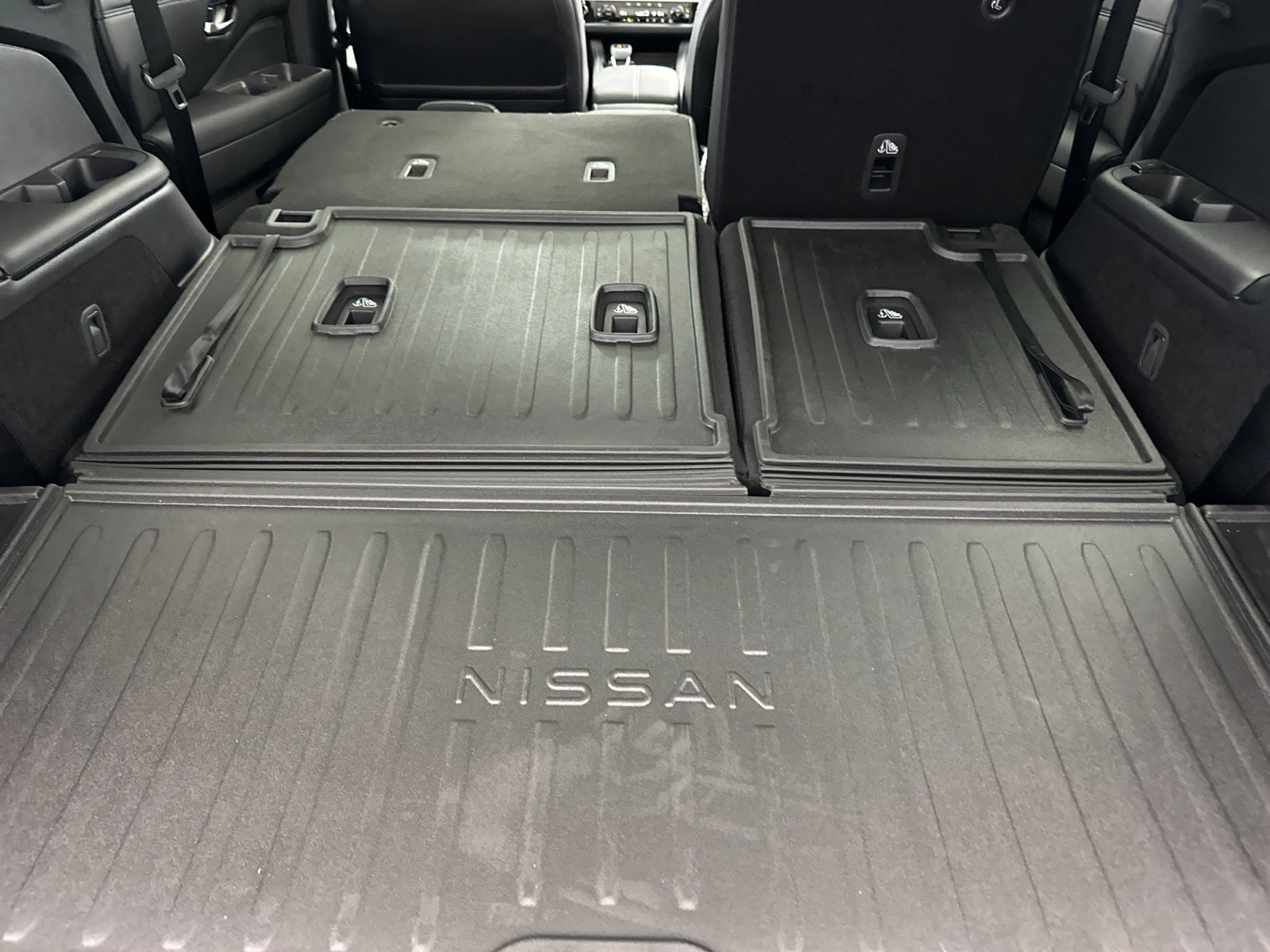 New 2026 White Nissan Platinum image 15