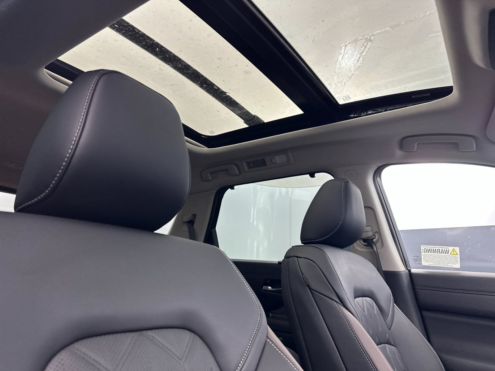 New 2026 White Nissan Platinum image 17