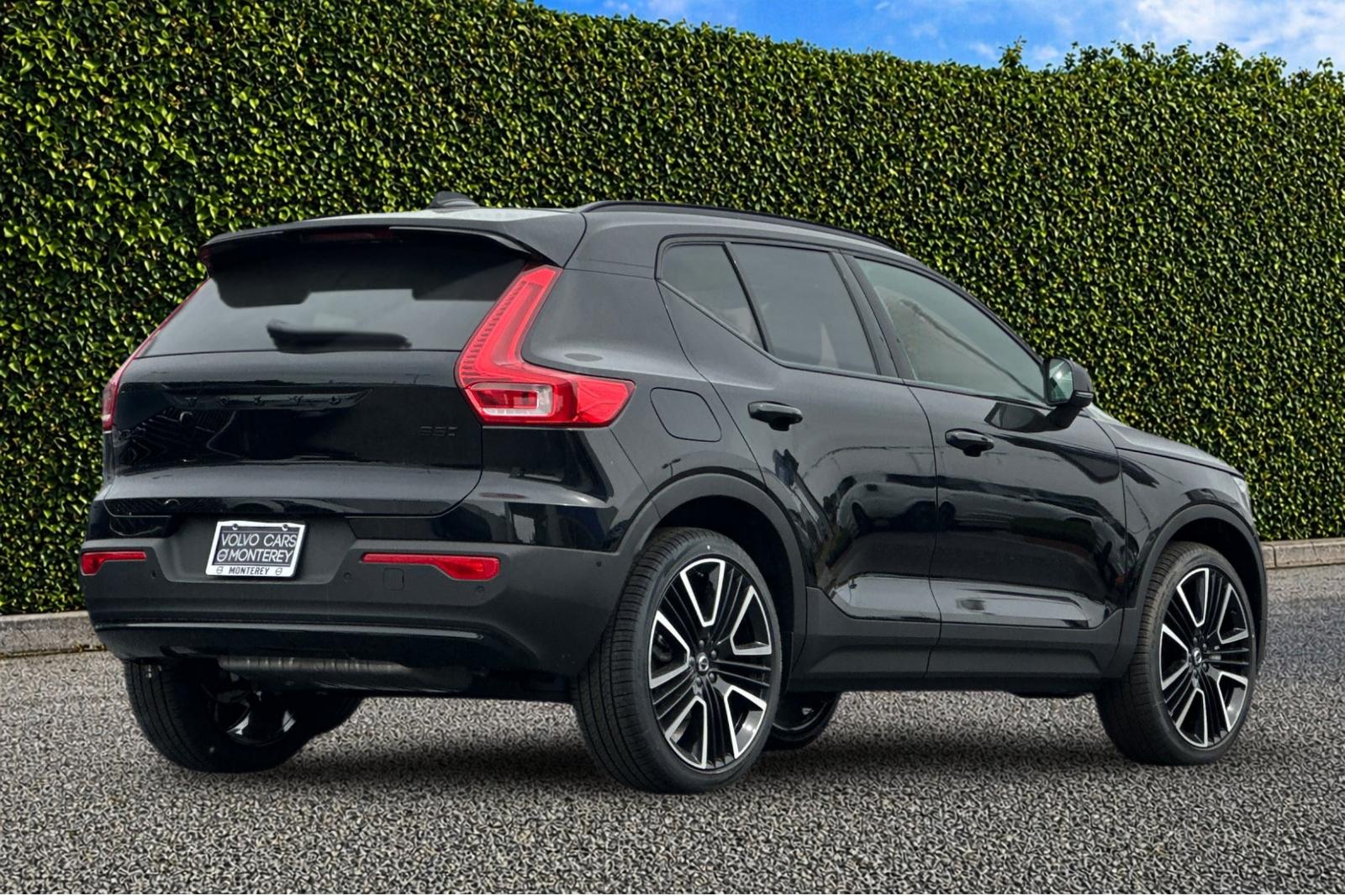 New 2026 Onyx Black Volvo Ultra image 6