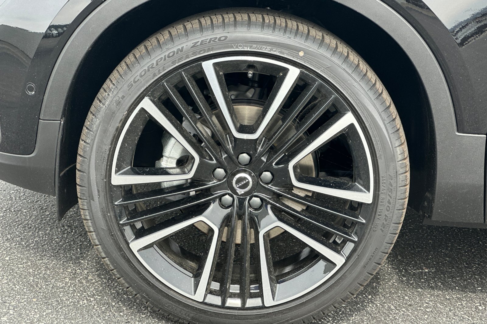 New 2026 Onyx Black Volvo Ultra image 24