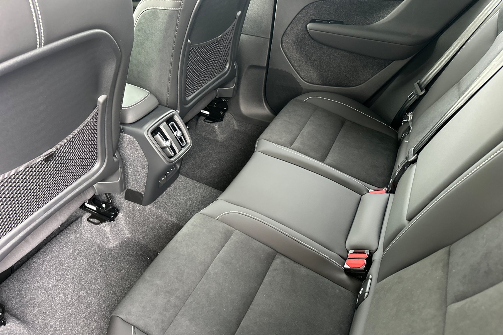New 2026 Onyx Black Volvo Ultra image 11