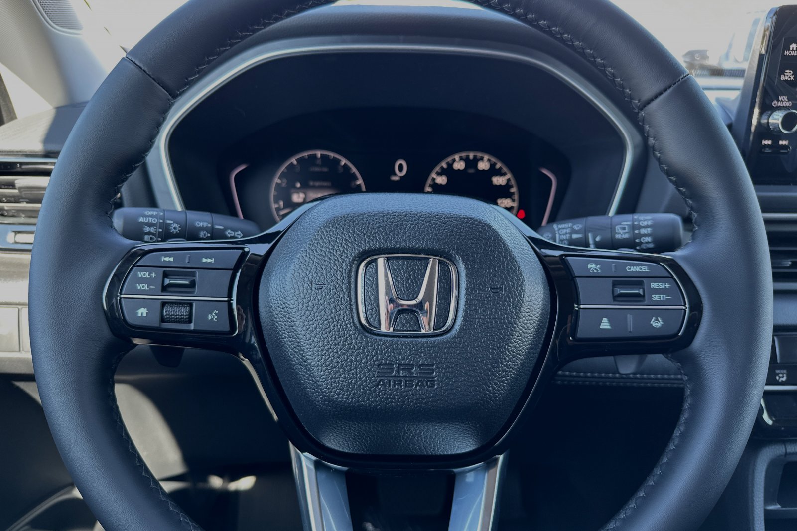New 2025 Lunar Silver Metallic Honda EX-L image 21