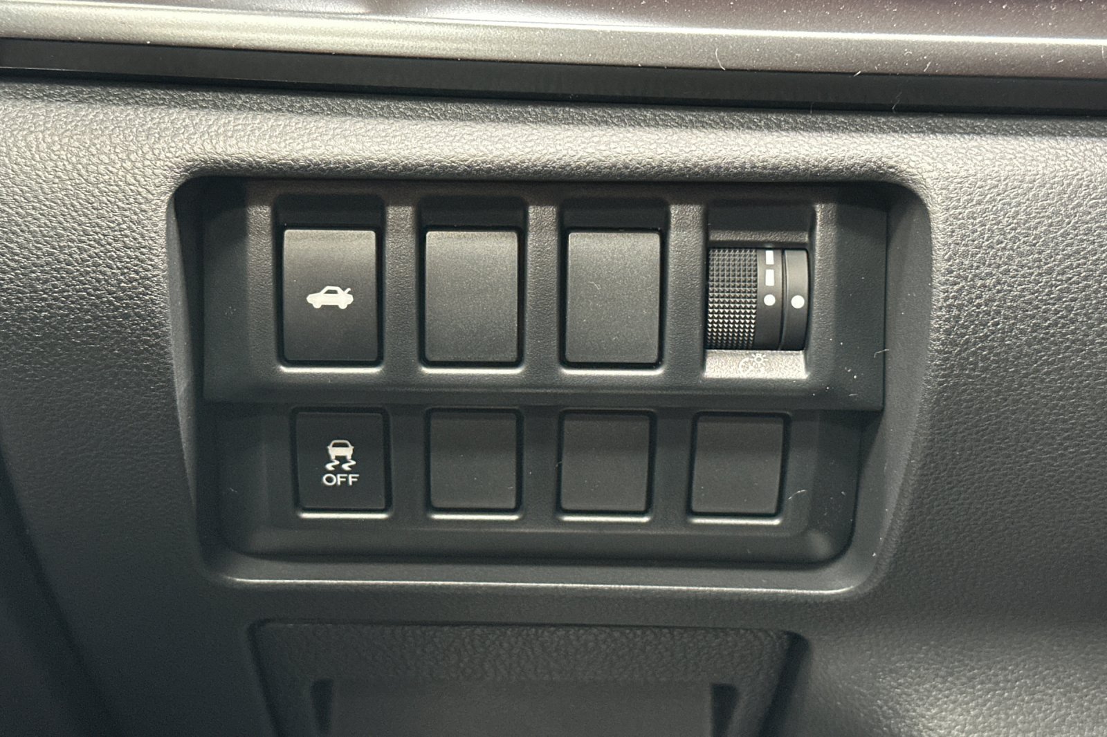 New 2026 CERAMIC WHITE Subaru Premium image 30