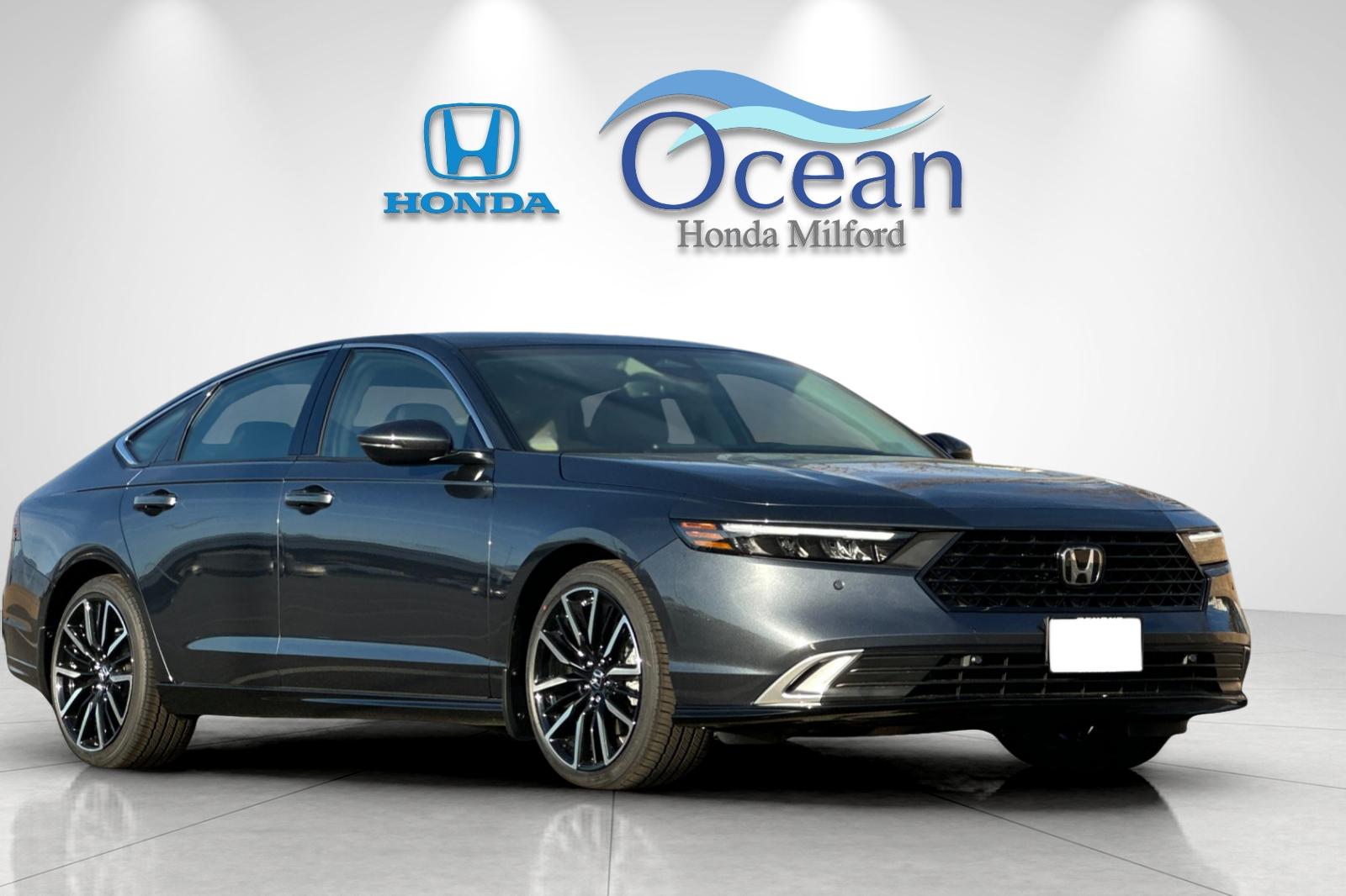 New 2026 Meteorite Gray Metallic Honda Touring Hybrid image 7