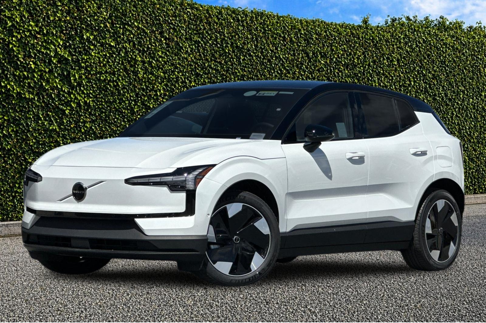 2026 Volvo EX30 Twin Motor Performance Ultra's photo