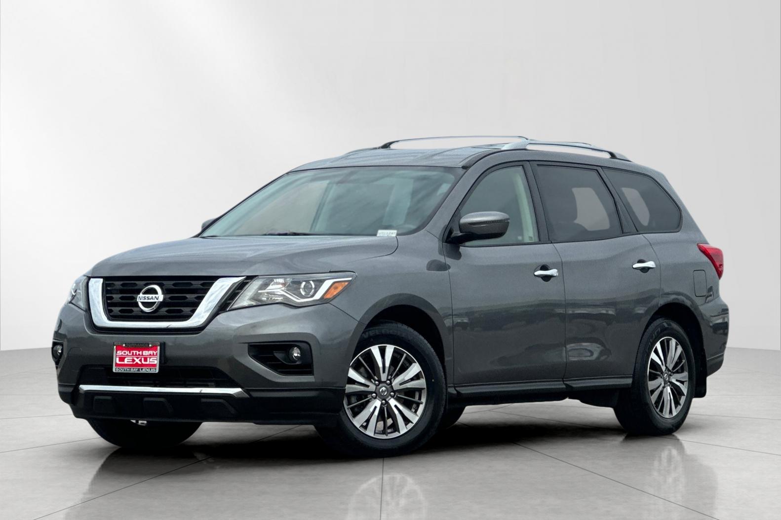 2019 Nissan Pathfinder SV 2WD's photo