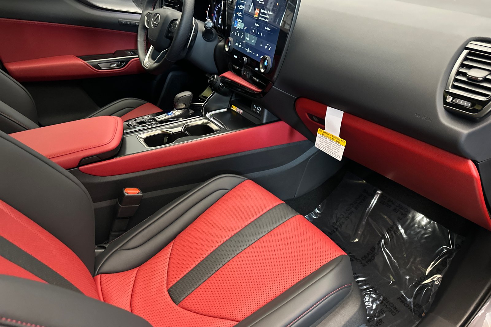 2025 Lexus NX 350 - Photo 16