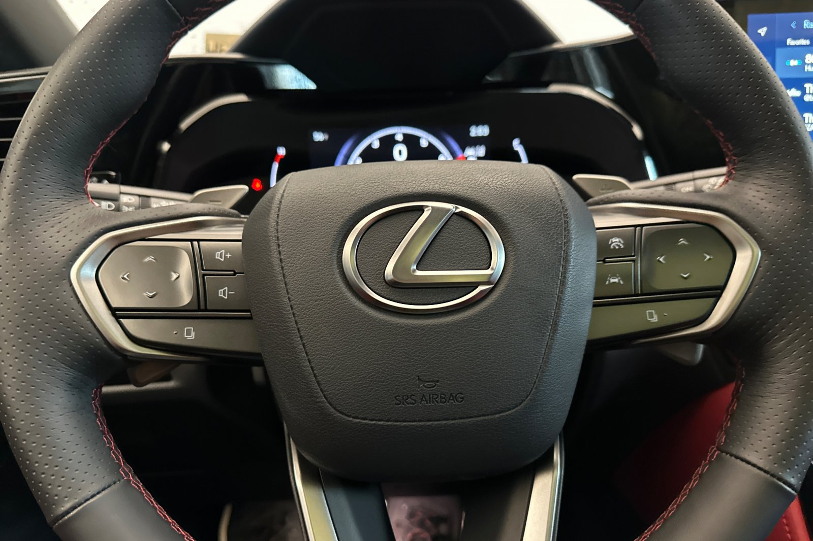 2025 Lexus NX 350 - Photo 23