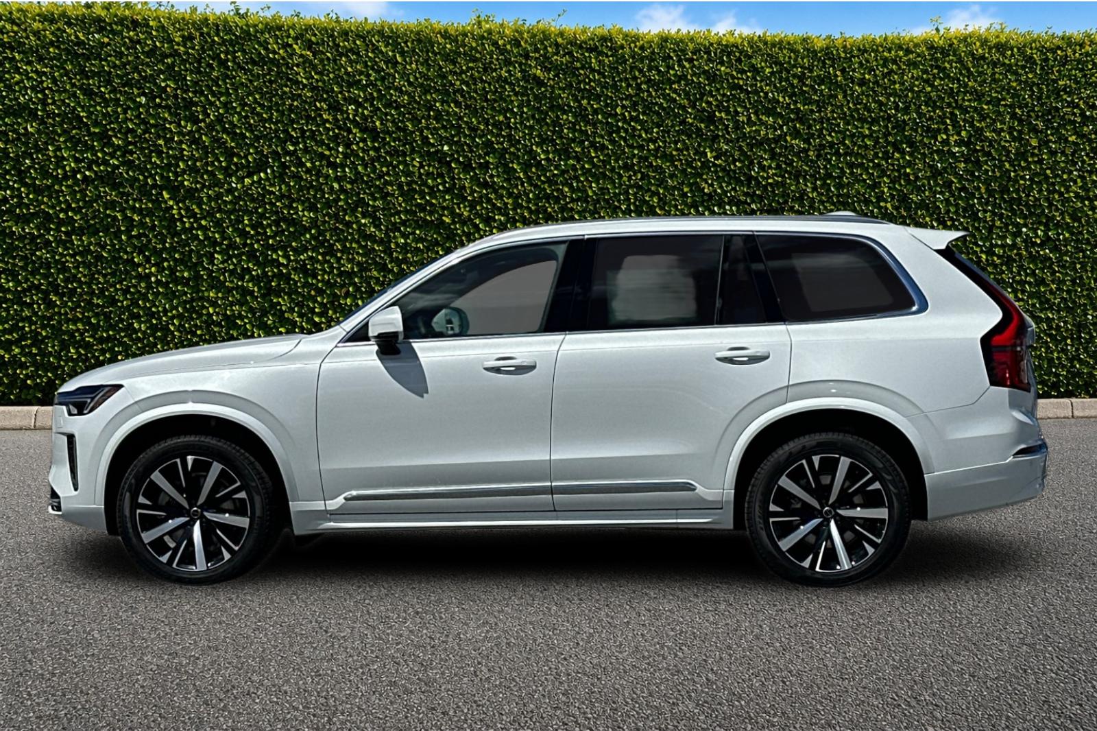 New 2026 Crystal White Volvo Core image 3