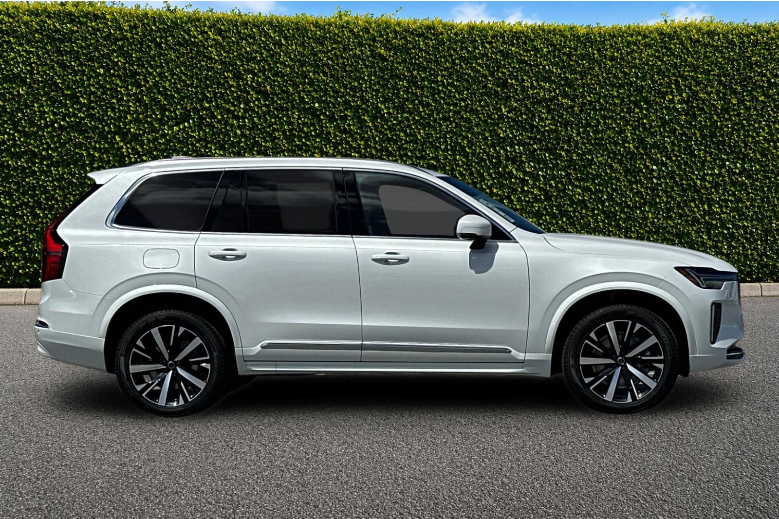 New 2026 Crystal White Volvo Core image 7