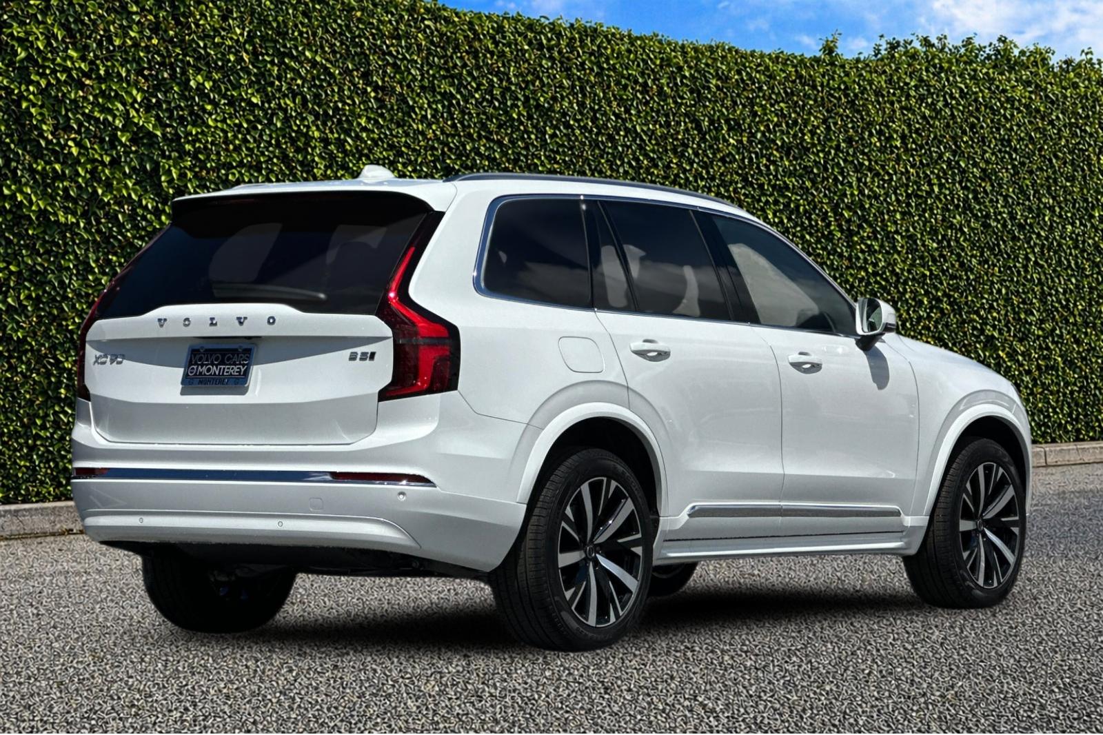 New 2026 Crystal White Volvo Core image 6