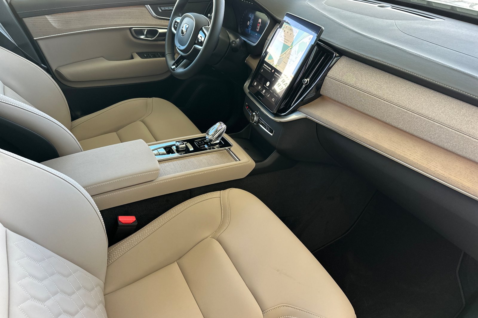 New 2026 Crystal White Volvo Core image 17