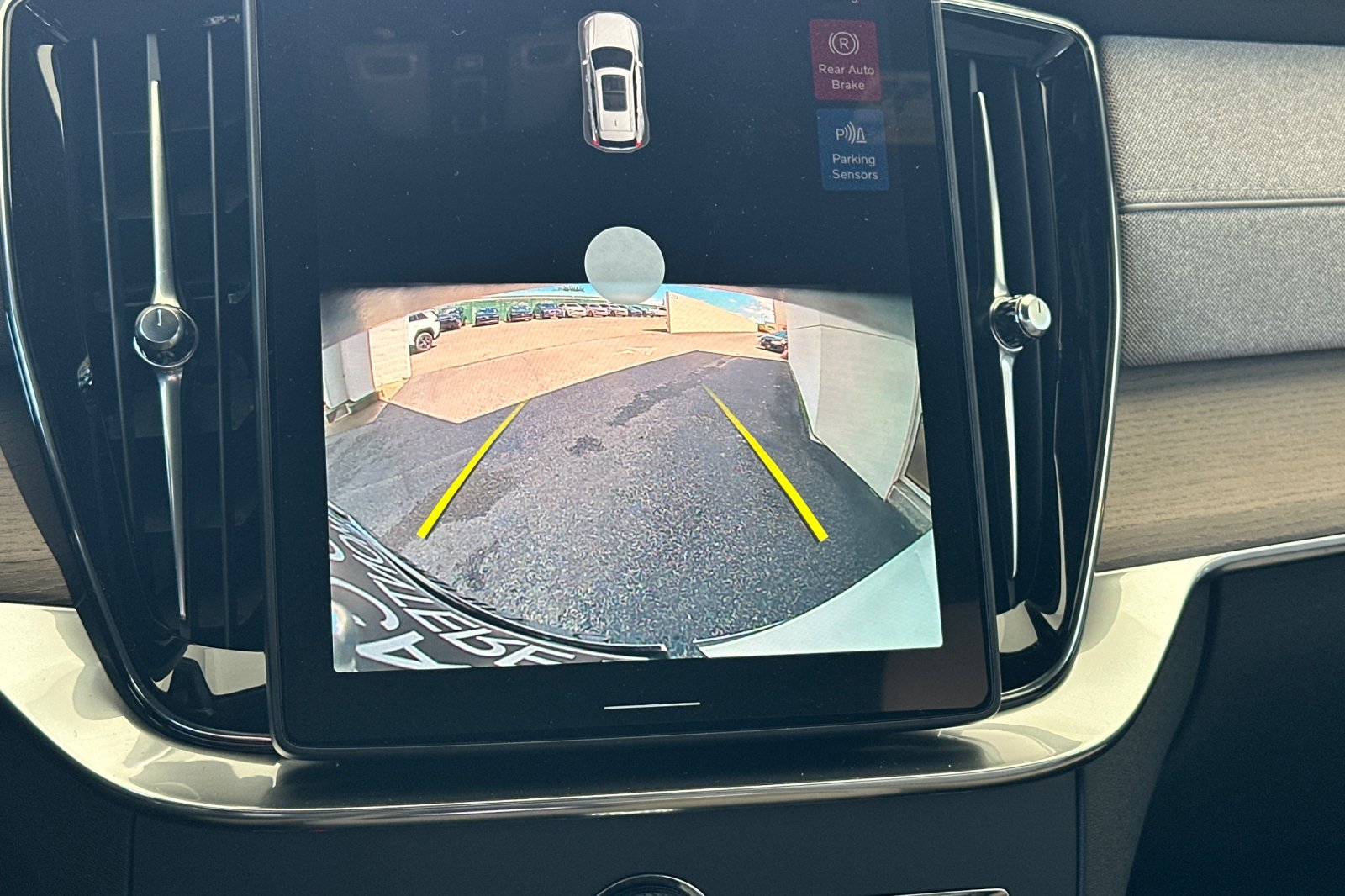 New 2026 Crystal White Volvo Core image 21