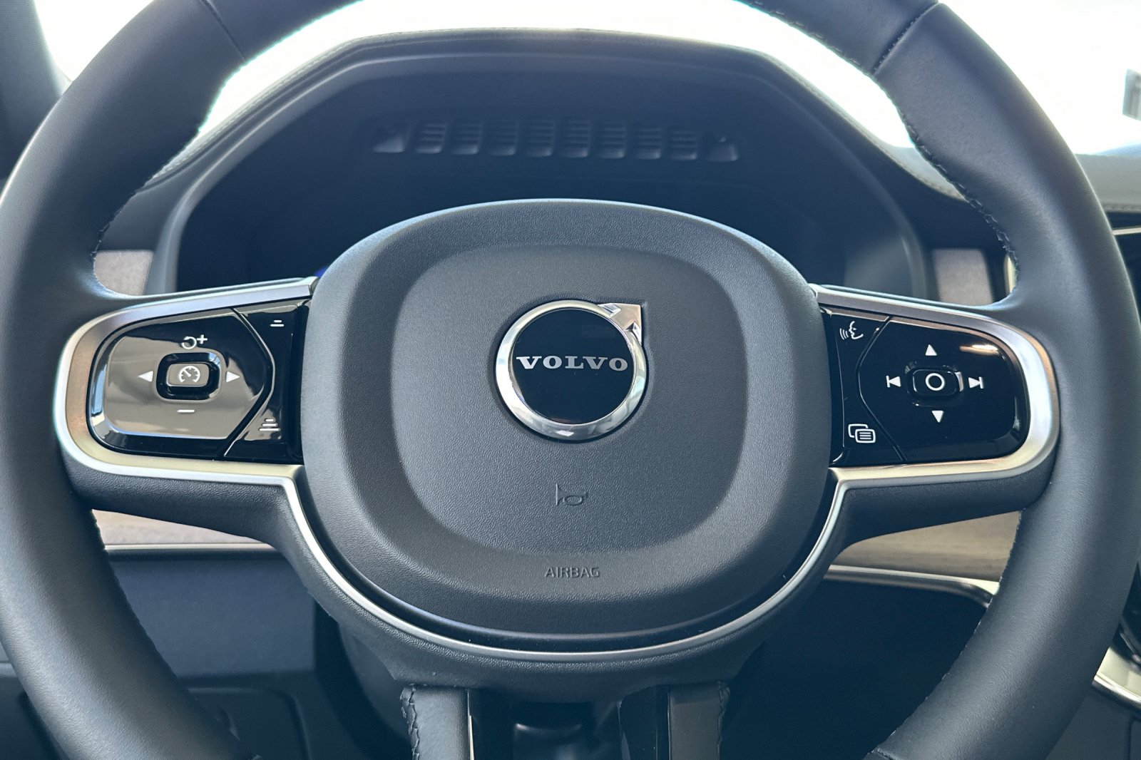 New 2026 Crystal White Volvo Core image 25