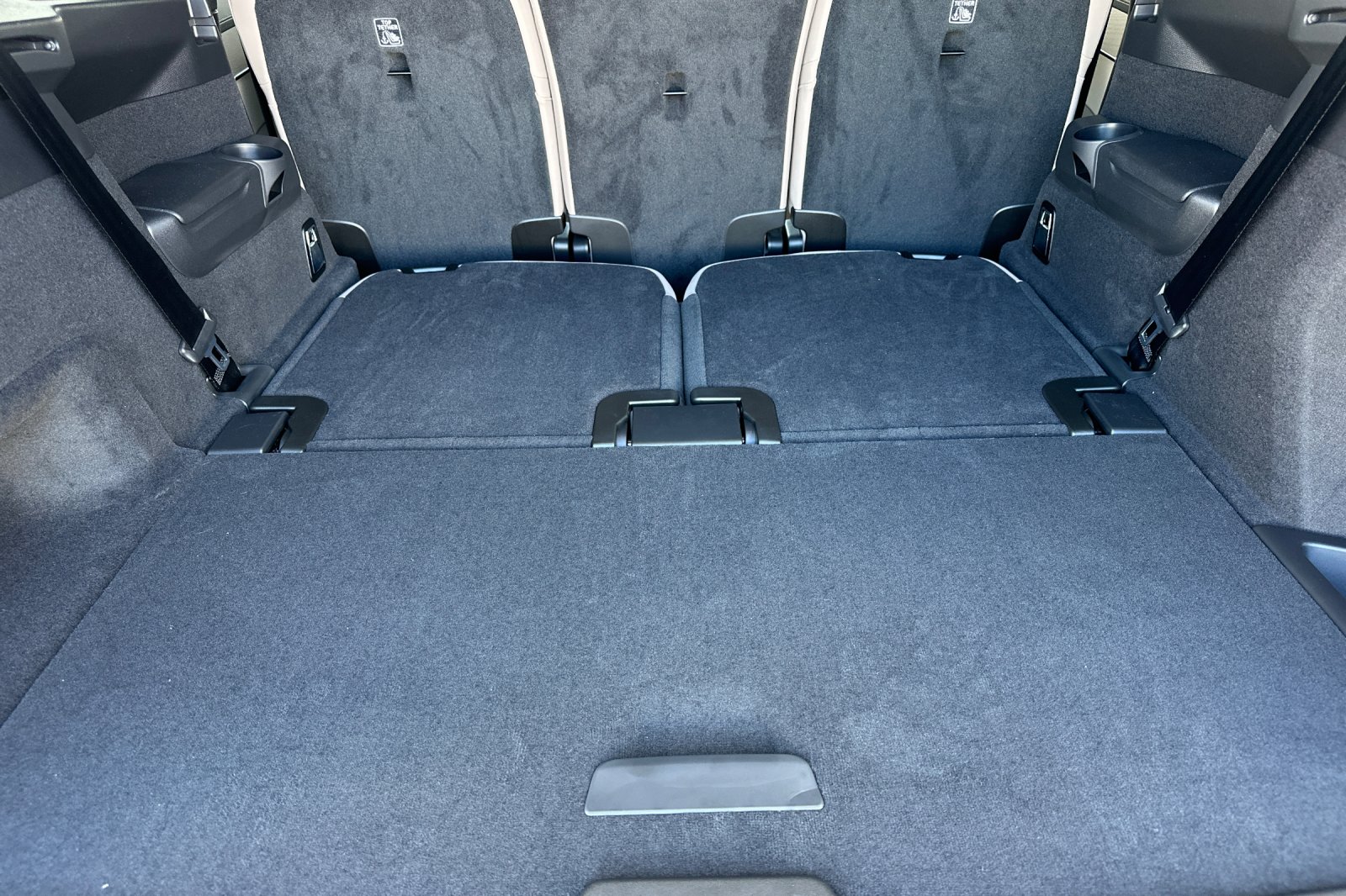 New 2026 Crystal White Volvo Core image 16